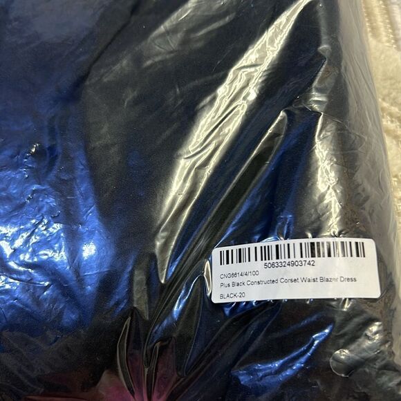 PRETTYLITTLETHING - Plus Black Constructed Corset Waist Blazer Dress - Picture 4 of 7